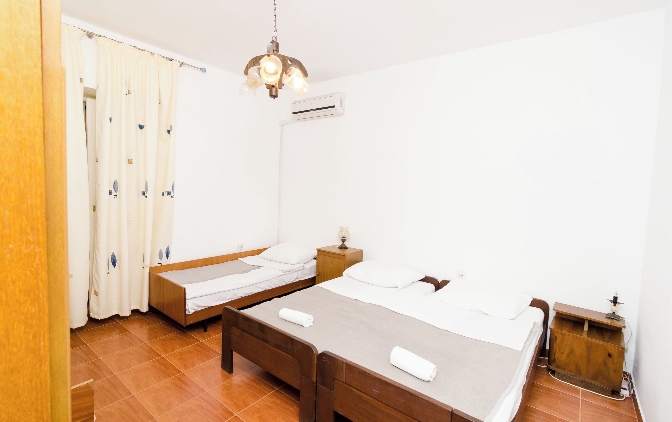 Ropa de cama de alta calidad, wifi gratis y ropa de cama 