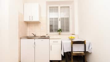 Apartment (Guest House Kiko - Apartment with Bal) | Private kitchen