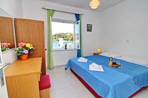 Comfort Apartment, Terrace, Sea View | 1 bedroom, free WiFi, bed sheets - Apartments Paolo (Mljet)