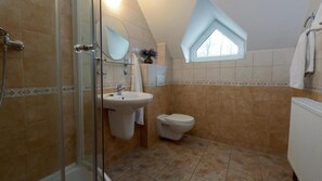 Bathtub, towels - Apartmány Divoký anděl (Dolní Moravice)