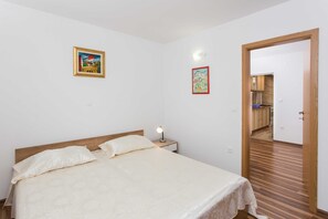 Departamento (One-Bedroom Apartment with Shared Ter) | Decoración personalizada, muebles diferentes y wifi gratis 
