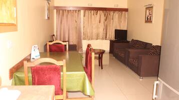 Premium bedding, in-room safe, iron/ironing board, free cots/infant beds