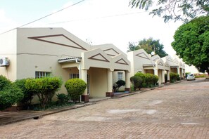 Family Apartment | Premium bedding, in-room safe, iron/ironing board - Riverside Apartments (Lilongwe)