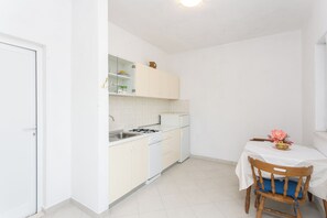 Apartment (Guest House Oreb - One Bedroom Apartm) | Private kitchen