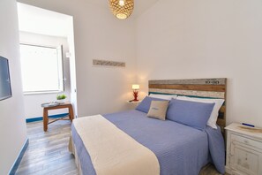 Sengetøy av topp kvalitet, minibar, individuelt innredet og skrivebord
