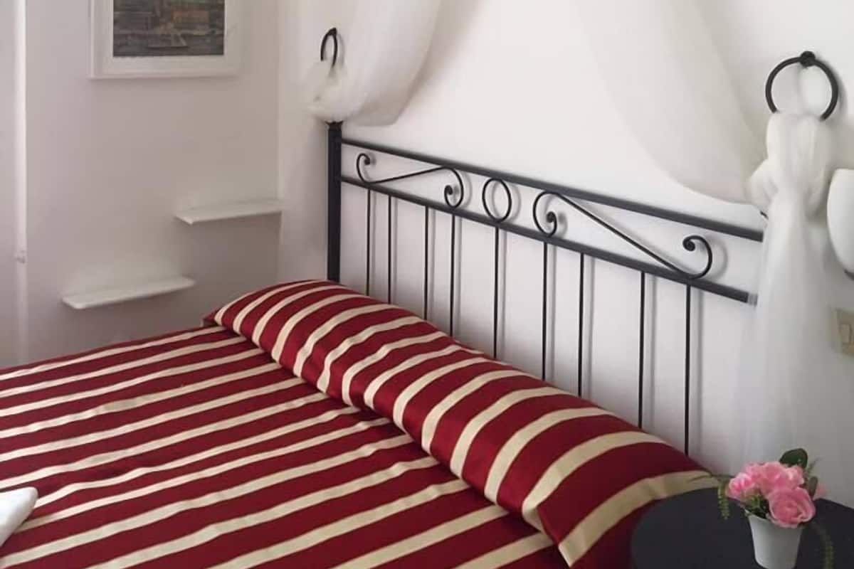 Een kluis op de kamer, babybedden, gratis wifi, beddengoed