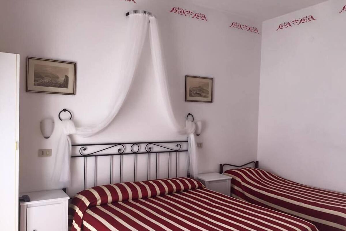 Triple Room | In-room safe, cribs (surcharge), WiFi (free), bed sheets