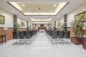 Meeting facility - OYO 1090 Hotel Anging Mammiri Makassar (Makassar)