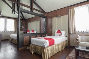 Suíte família | Escrivaninha, Wi-Fi de cortesia, roupa de cama