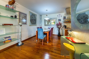 Deluxe Apartment | 3 bedrooms, soundproofing, iron/ironing board, free WiFi - Zen Luxury Apartment (Split)