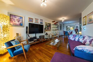 Deluxe appartement | 3 slaapkamers, geluiddichte muren, een strijkplank/strijkijzer