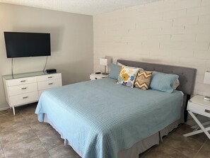 3 bedrooms, desk, iron/ironing board, free WiFi