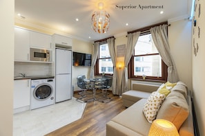 엘리트 아파트, 전용 욕실, 시내 전망 | 라운지