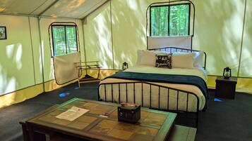 免费 WiFi、床单