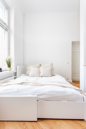 Studio | Premium bedding, desk, iron/ironing board, free WiFi - WeHost Pieni Roobertinkatu 13 (Helsinki)