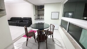 تناول الطعام