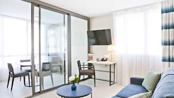 Apartment (Executive) | Living area | Flat-screen TV