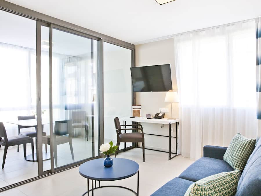 Apartment (Executive) | Ruang tamu | TV skrin rata