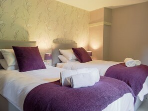 4 soverom, wi-fi (inkludert) og sengetøy