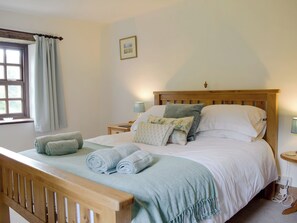 4 bedrooms, free WiFi, bed sheets - 4 bedroom accommodation in Newchurch, near Hay-on-Wye (Newchurch, near Hay-on-Wye)