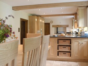 Dining - 4 bedroom accommodation in Newchurch, near Hay-on-Wye (Newchurch, near Hay-on-Wye)