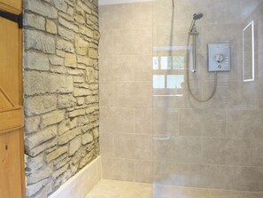 Towels - 4 bedroom accommodation in Newchurch, near Hay-on-Wye (Newchurch, near Hay-on-Wye)
