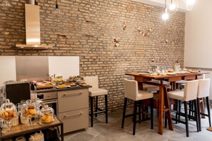 Daily buffet breakfast for a fee - Good Morning Bologna (Bologna)