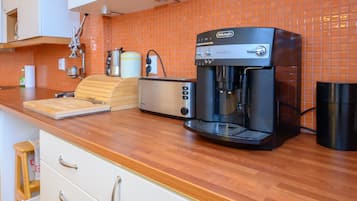 Apartment, 2 Bedrooms | Private kitchen | Fridge, oven, stovetop, dishwasher