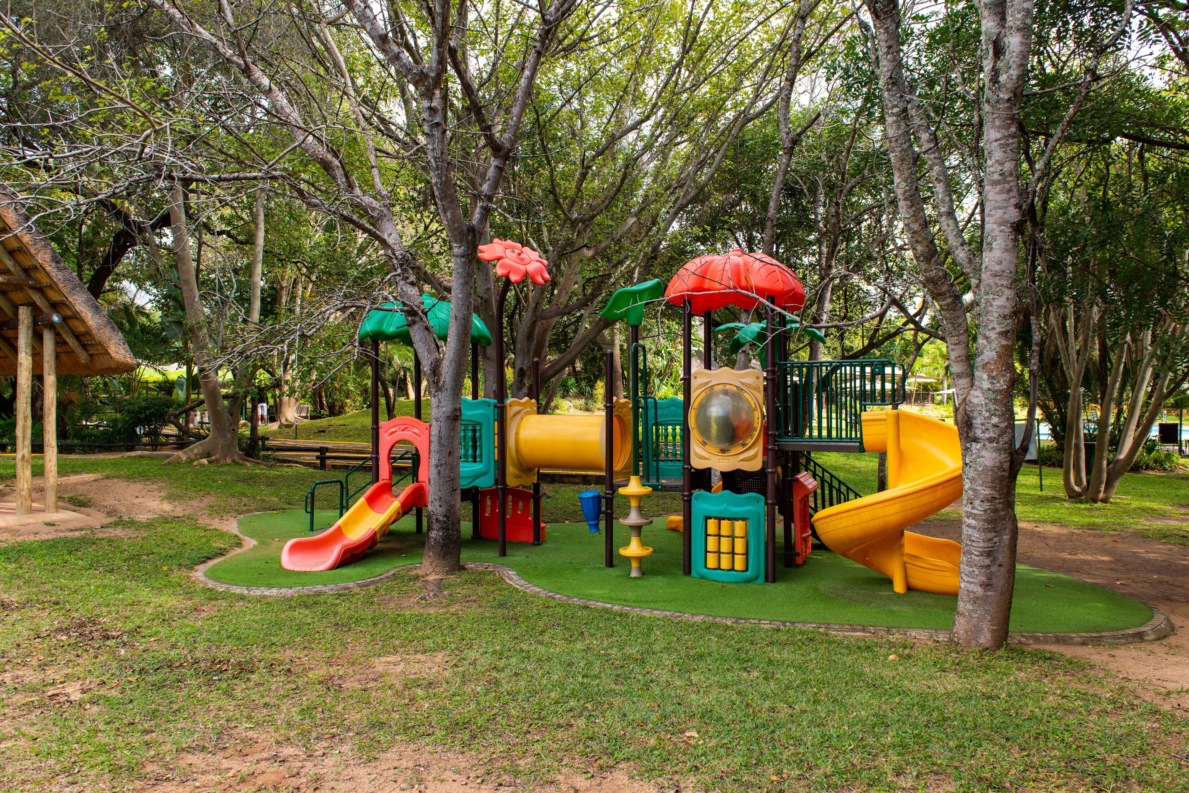 儿童活动区 - 室外