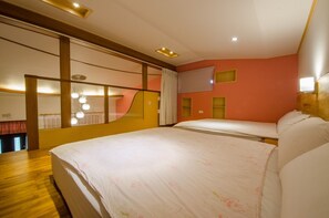 Desk, blackout curtains, free WiFi