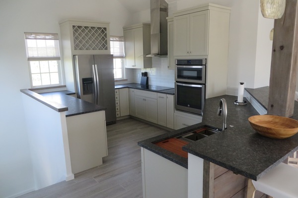 Frigorífic, microones, forn i placa de cuina