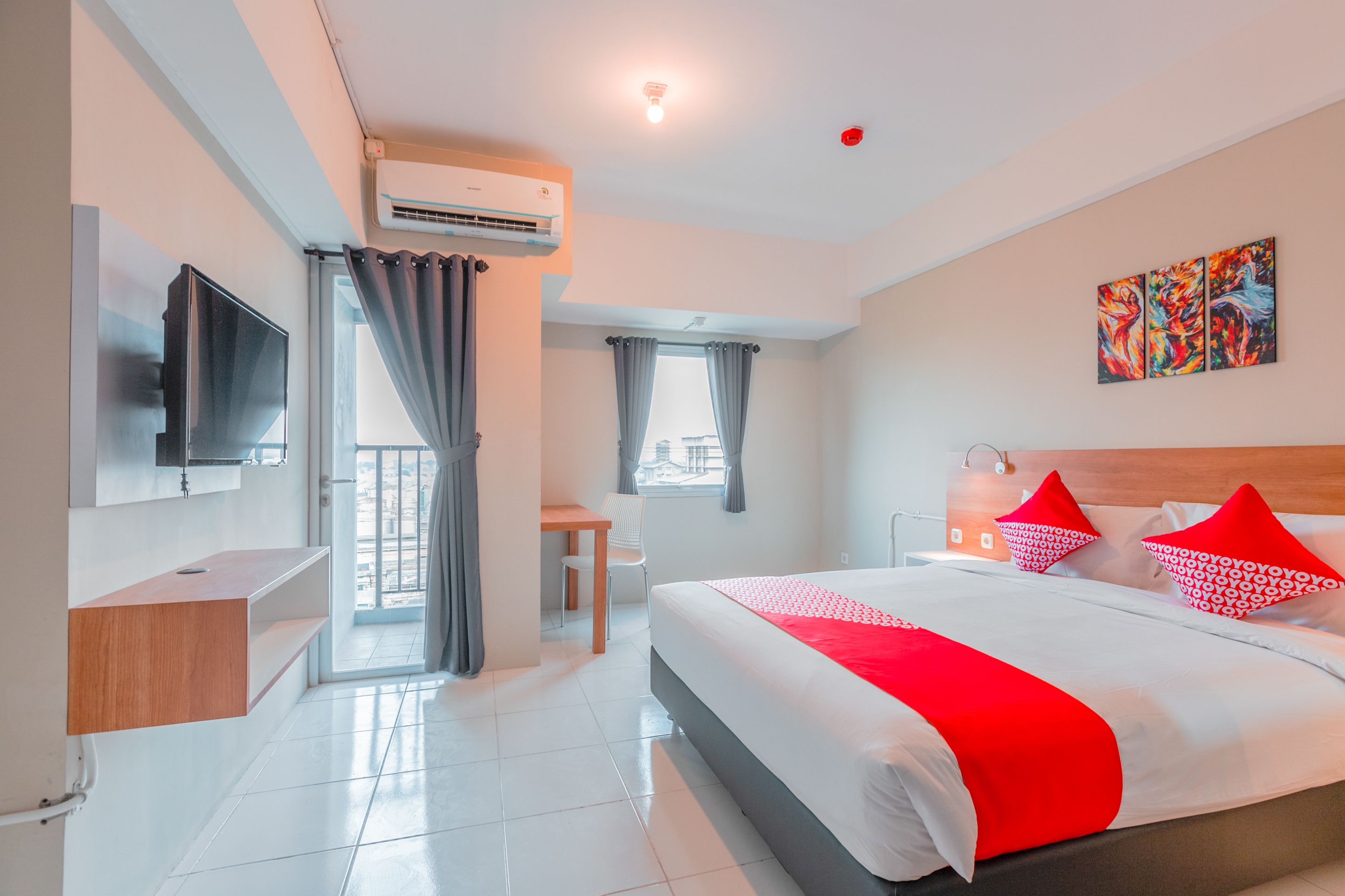 Kamar Double Standar | Meja kerja, Wi-Fi gratis, dan seprai linen