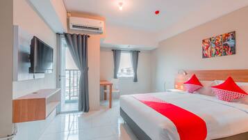 Kamar Double Standar | Meja kerja, Wi-Fi gratis, dan seprai linen