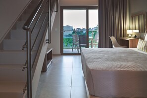 Deluxe Duplex | Pillowtop beds, in-room safe, desk, laptop workspace - Grapevines Hotel (Zakynthos)