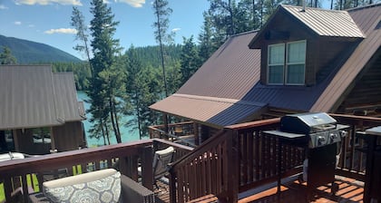 2BR, 1B, Sleeps 4, Lakeview and Lake access in West Glacier