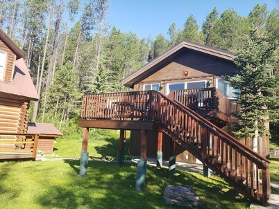 2BR, 1B, Sleeps 4, Lakeview and Lake access in West Glacier