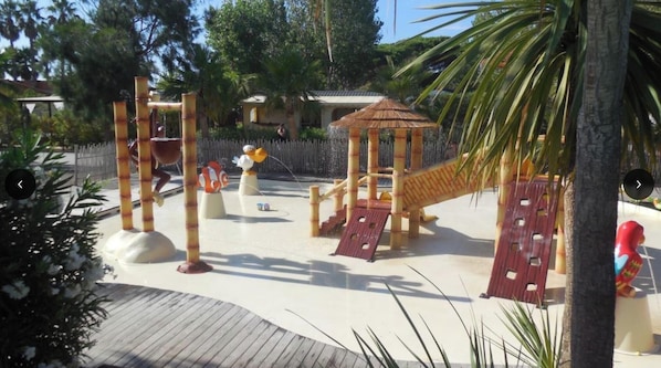 Children’s area - Mobil Home Fleet Golden Pampelonne Beach (Ramatuelle)