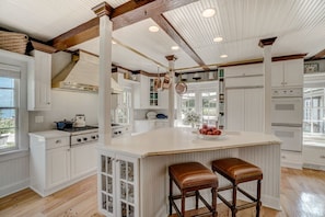 Private kitchen - 400 ft OF PRIVATE LUXURY LAKESHORE!
BREATHTAKING VIEWS!!



 (Mille Lacs Lake)