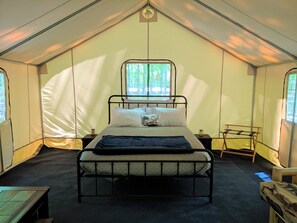 WiFi, bed sheets - Luxury Glamping w/Resort Access Included, Site 12 (Phelps)