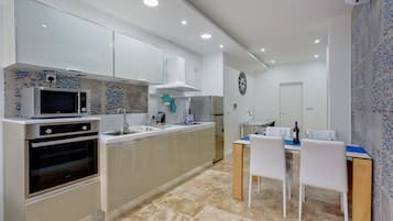 Căn hộ, 2 phòng ngủ | Bếp riêng | Tủ lạnh, lò nướng, bếp nấu, dụng cụ nấu nướng/bát dĩa/dao nĩa