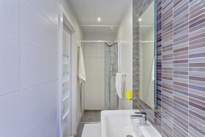 Apartment (1 Bedroom) | Bathroom - Cozy Apartment in an Amazing Location (Sliema)
