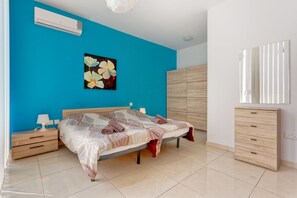 Apartment, 2 Schlafzimmer | 2 Schlafzimmer, laptopgeeigneter Arbeitsplatz, kostenloses WLAN