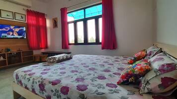 Deluxe Double or Twin Room | Rollaway beds, free WiFi