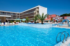 Seasonal outdoor pool - Hotel Mercury (Sunny Beach)
