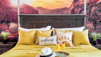 4 chambres, bureau, fer et planche à repasser, lit de bébé portatif