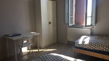 2 Schlafzimmer, Schreibtisch, Bügeleisen/Bügelbrett, kostenloses WLAN