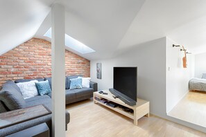 Apartment, 3 Schlafzimmer | Wohnzimmer | Flachbildfernseher