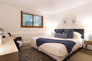 1 bedroom, iron/ironing board, free WiFi, bed sheets - Cedar Suite l Near Mt Baker @ Snowater (Glacier)