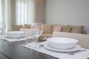 Departamento Deluxe, 2 habitaciones | Comedor