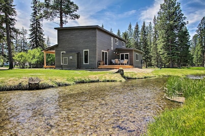 Creekfront Lincoln Home, Steps from Downtown!